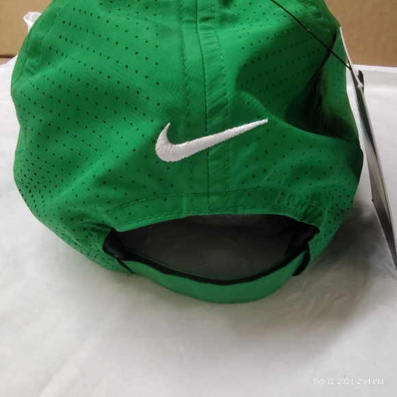 NWT Nike Golf – Dri-FIT Swoosh Perforated  - Picture 6 of 11